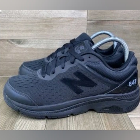 New balance 847 sz 8D wide women's shoes  ( black ) - Picture 1 of 3